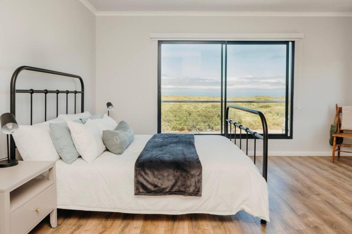 Ocean View 4-Bed Getaway On Pearly Beach Eksteriør billede